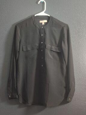 Black Silk Pull Over Long Sleeve Front Pockets Collarless Blouse Size XS
